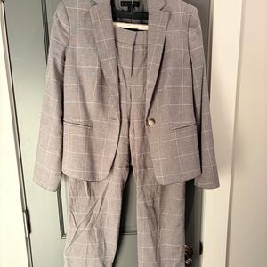 Ann Taylor Gray Windowpane Suit Set Blazer & Pants Size 0